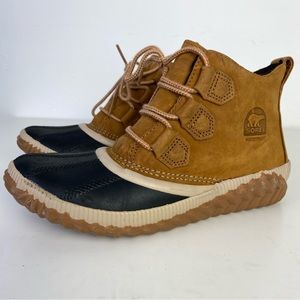 Sorel Tan and Black Winter Boots